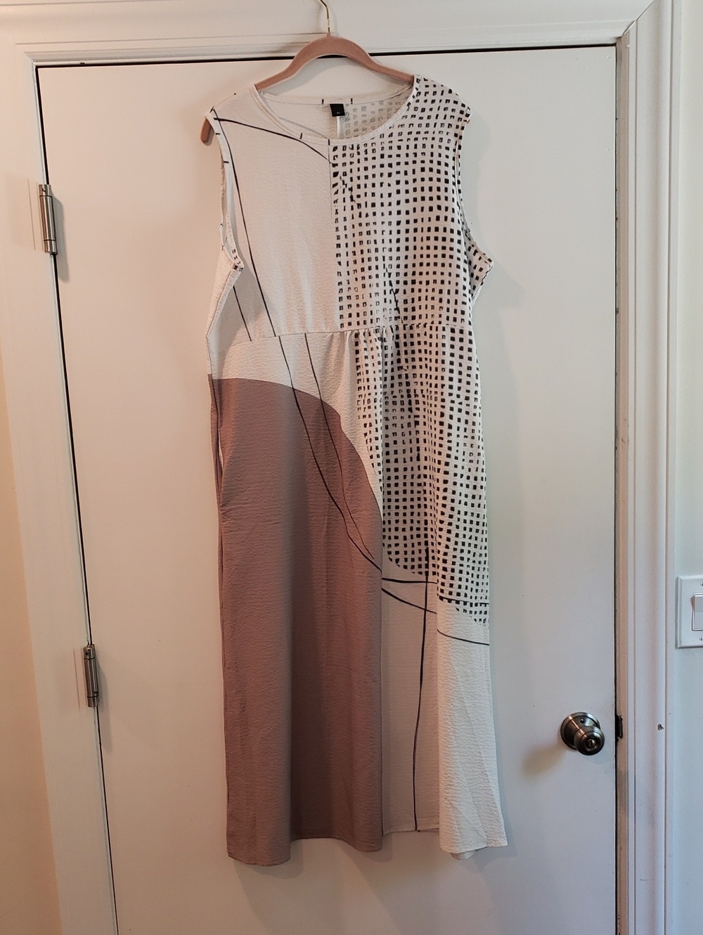 Sleeveless Abstract Print Midi Dress - Neutral Taupe & White